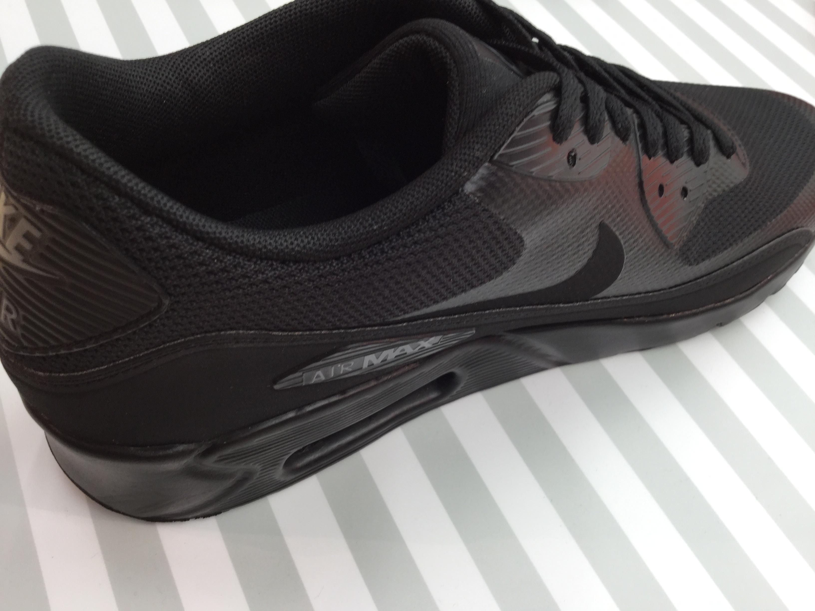 Nike air max hot sale ultra essential 2.